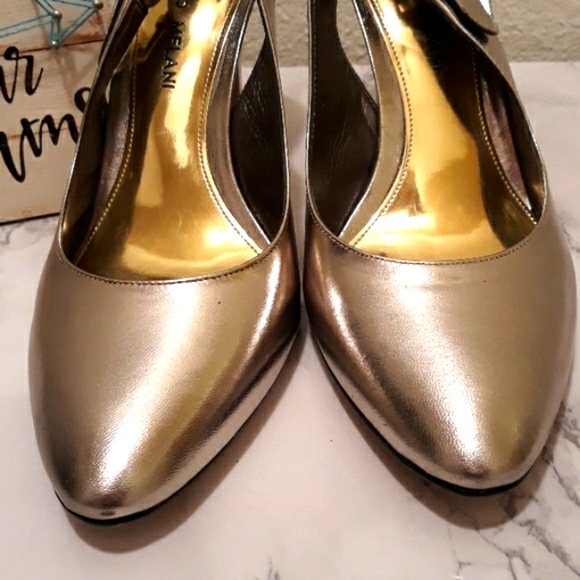 Antonio Melani Leather Gold Sling Back Heels - Picture 1 of 7